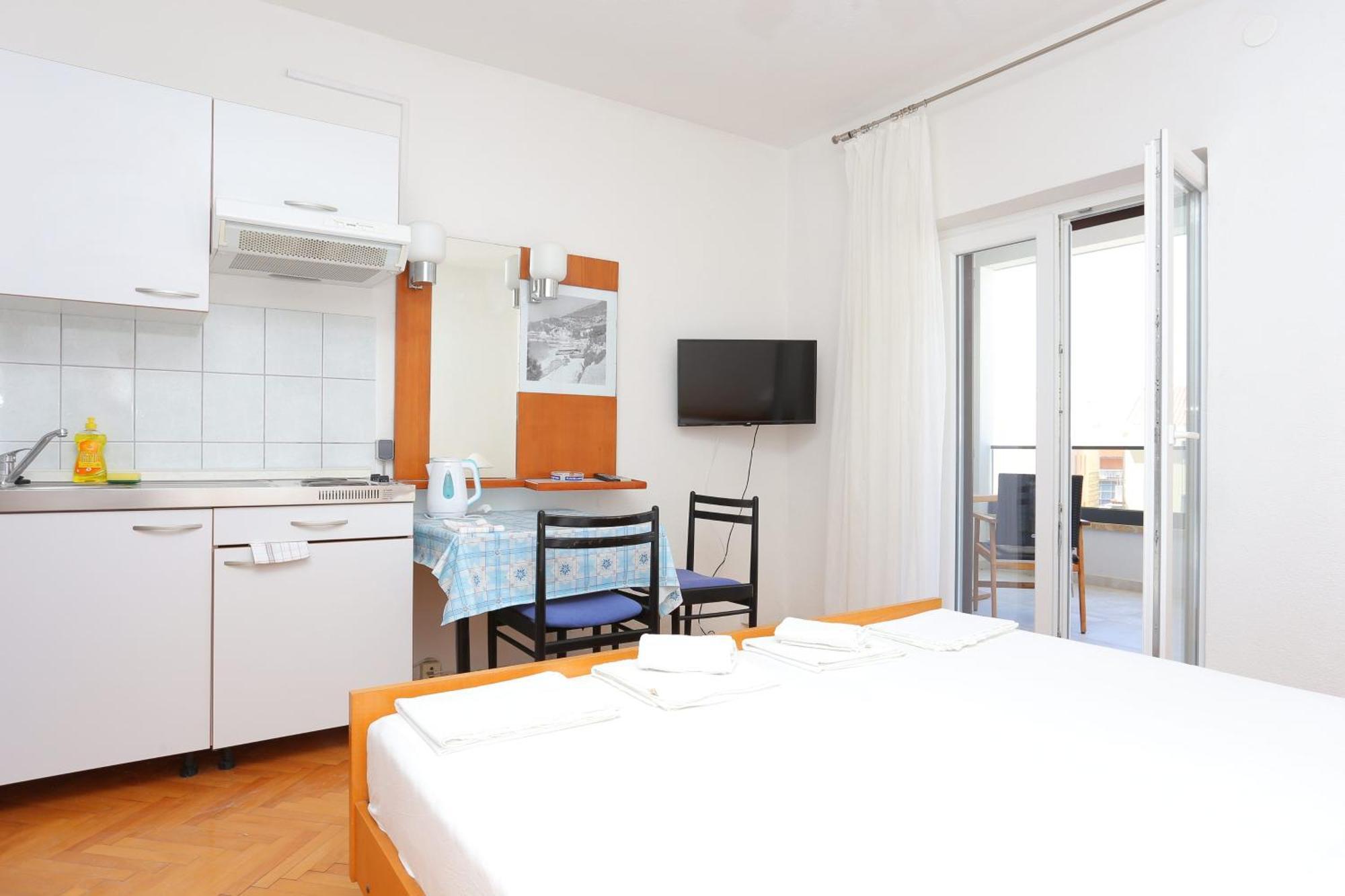 Apartments With A Parking Space Baska Voda, Makarska - 6773 部屋 写真